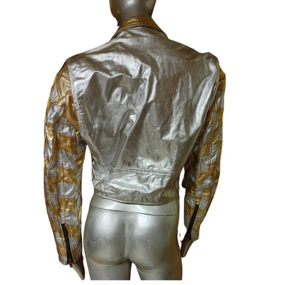 Sold - Picture 2 of 11